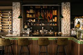 Hyggelig dansk bar med &aring;side terrasse og god stemning &ndash; Bodeg&aring;en Aarhus