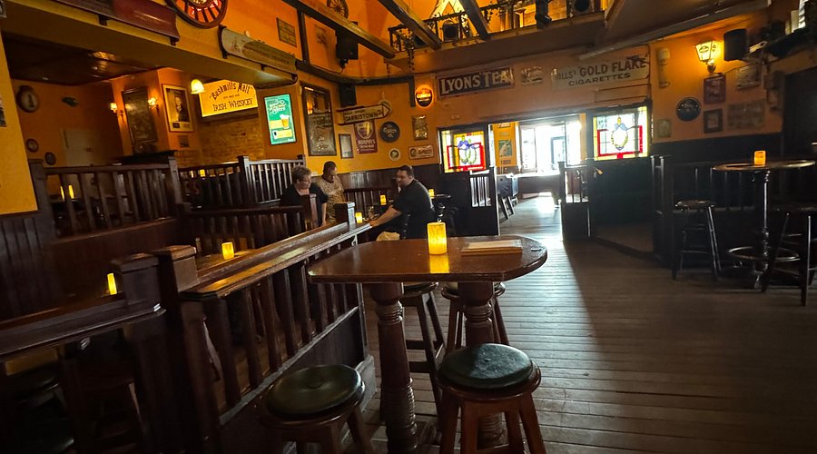 Klassisk irsk pub med m&oslash;rkt tr&aelig; og livmusik &ndash; Ryan's Odense