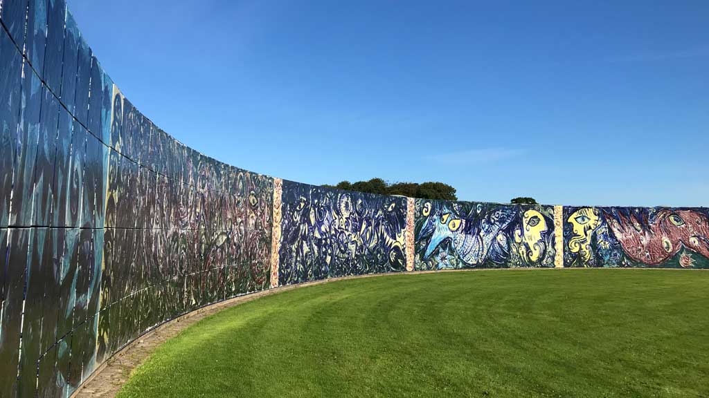 Socle du Monde skulpturpark i Herning med kunstv&aelig;rker i naturskønne omgivelser