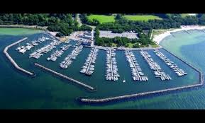 S&oslash;nderborg Marina med lystb&aring;de ved Nørrekanal i solskin